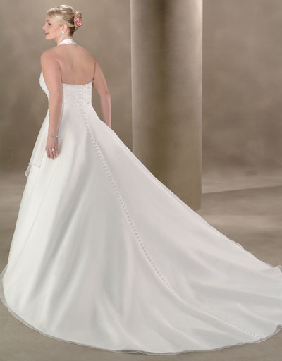 plue size wedding dresses
